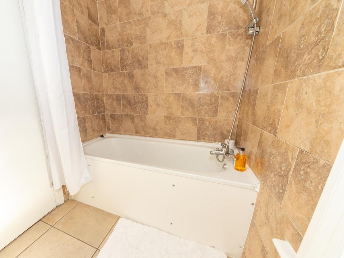 Bellaliving 2 Bedroom Apartment - Luton Λούτον Εξωτερικό φωτογραφία