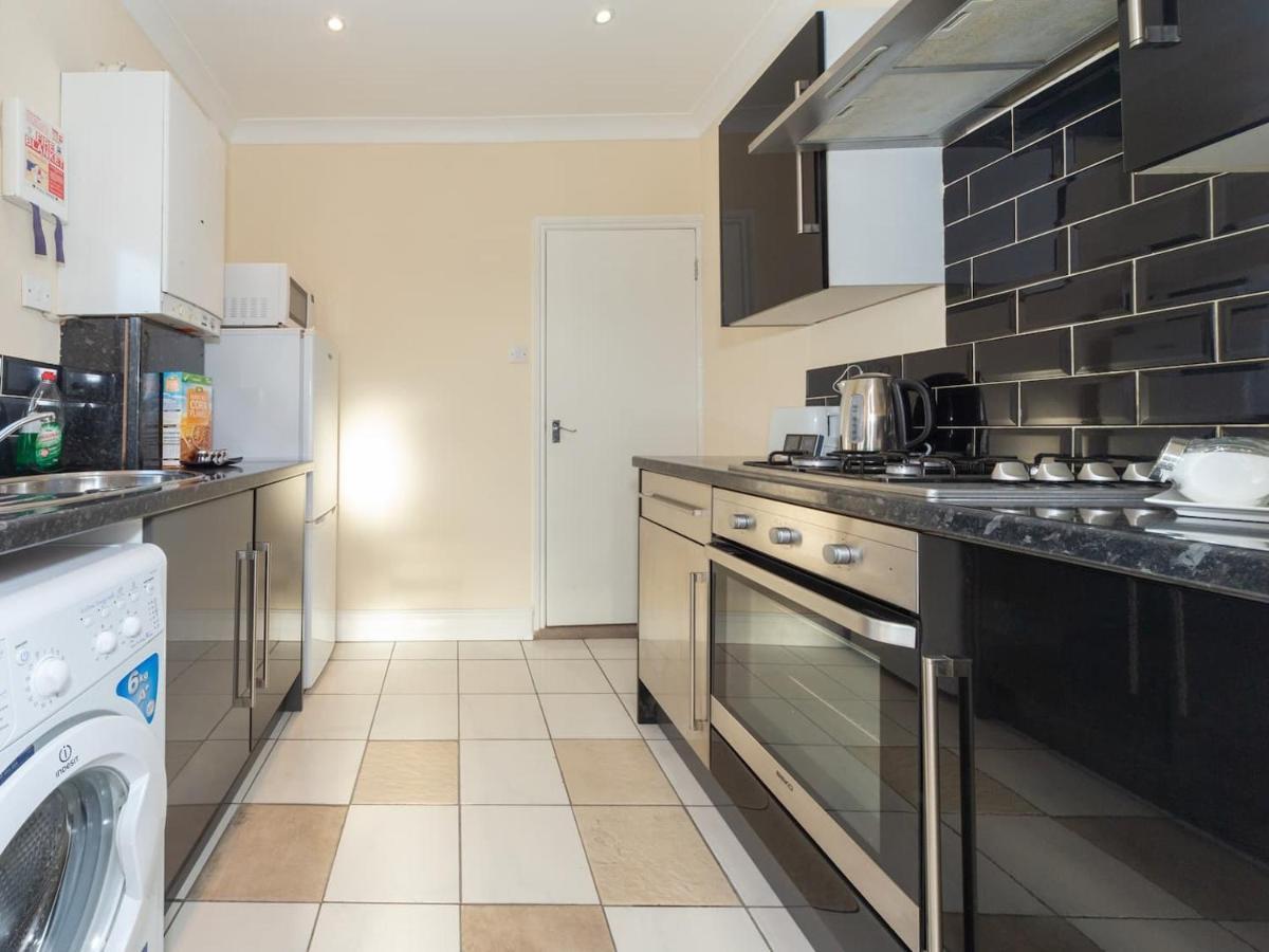 Bellaliving 2 Bedroom Apartment - Luton Λούτον Εξωτερικό φωτογραφία